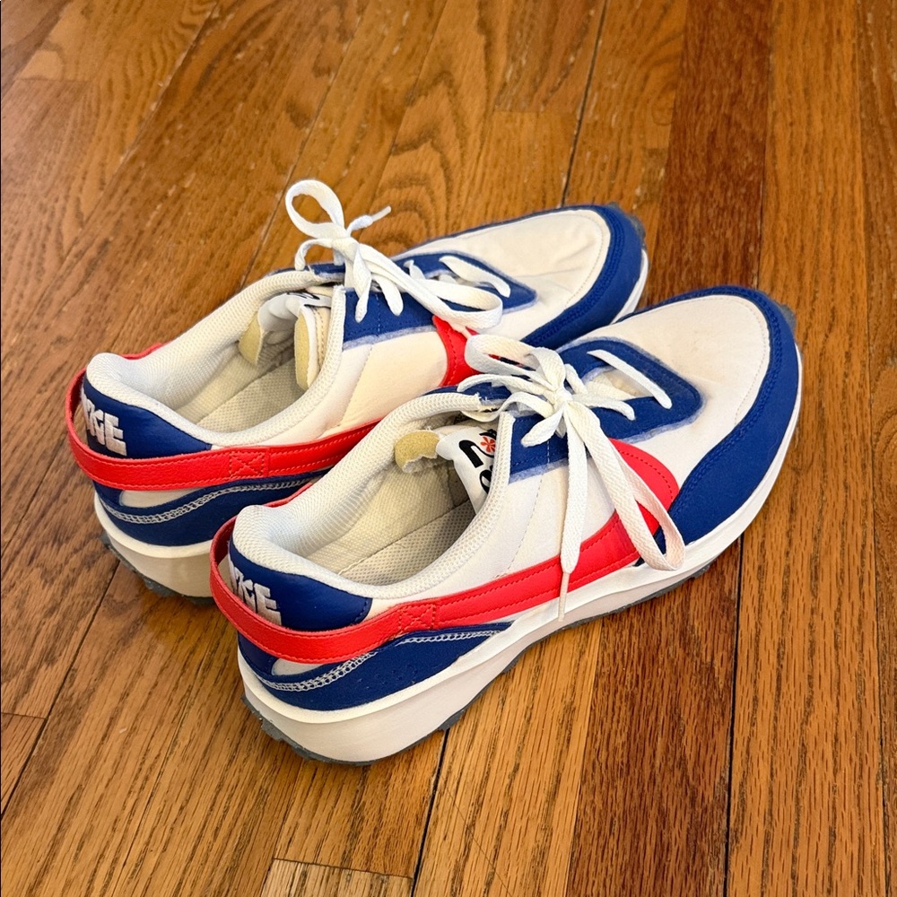Nike Retro Runner Sneakers in White, Blue & Red - Picture 3 of 6
